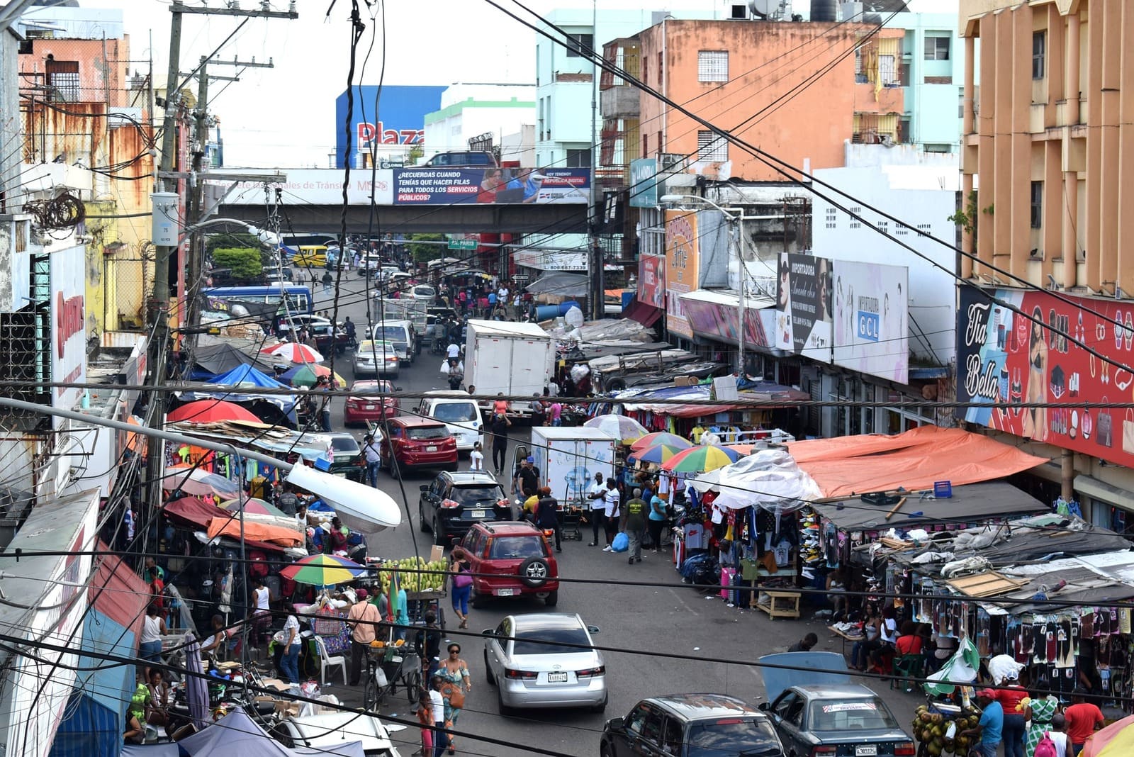 assicurazione sanitaria repubblica dominicana, Mercato visto dall'alto a Santo Domingo