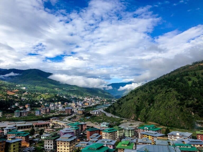 panorama di un villaggio di montagna in Bhutan