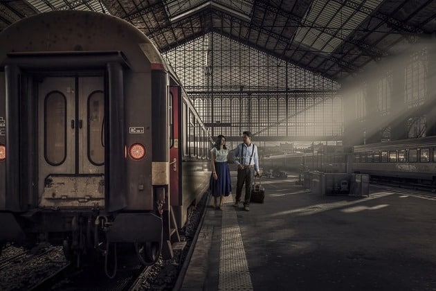 viaggiatori alla stazione