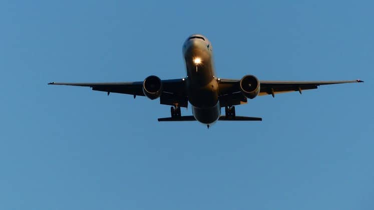 aeroplano in fase di atterraggio